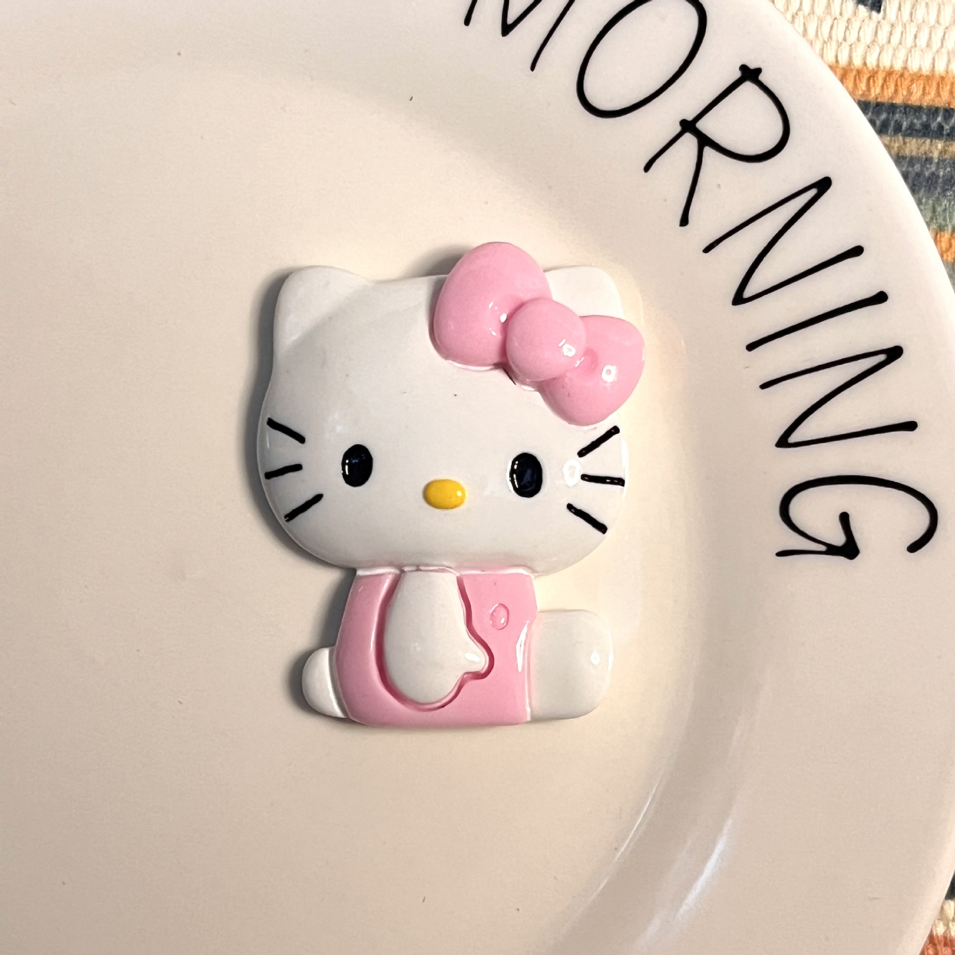 HK with Bow in Resin