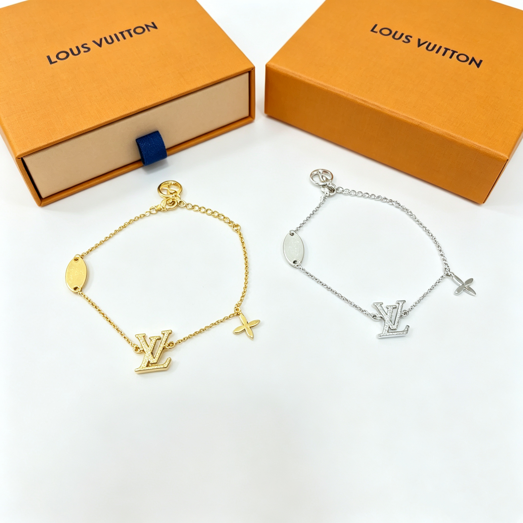 L — Metal Bracelet Single Pendant Style
