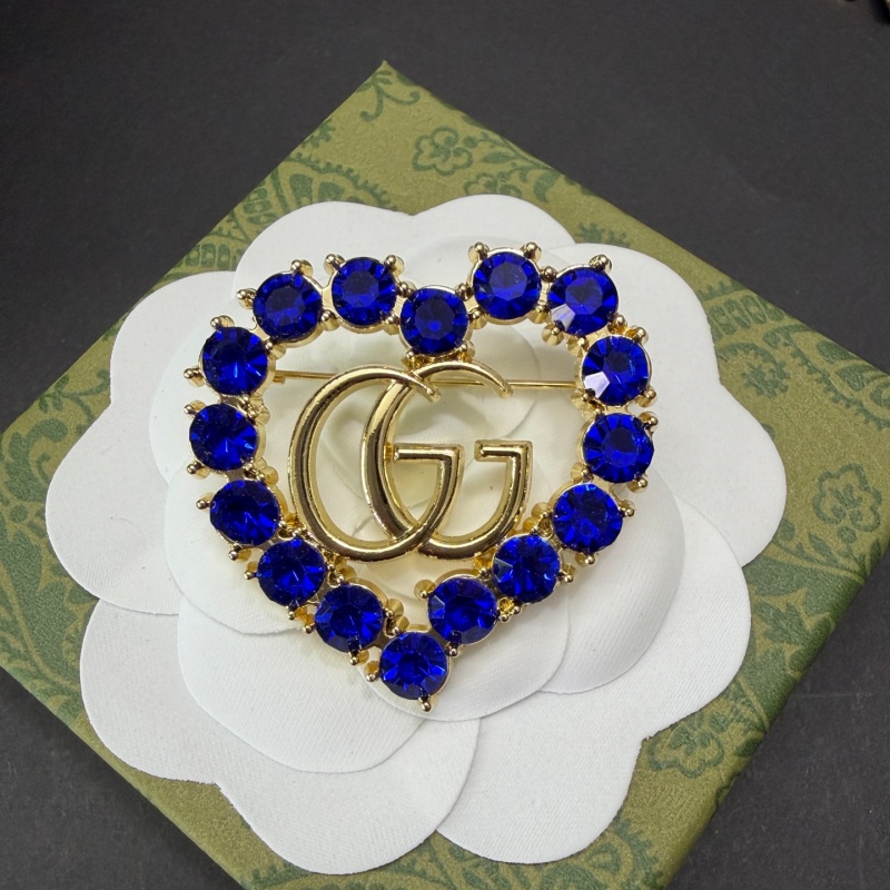 GG-Love Shape Surrounding With Gems 41MM*41MM