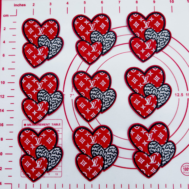 Mid(Iron-on) L-Red Love Shape Patches