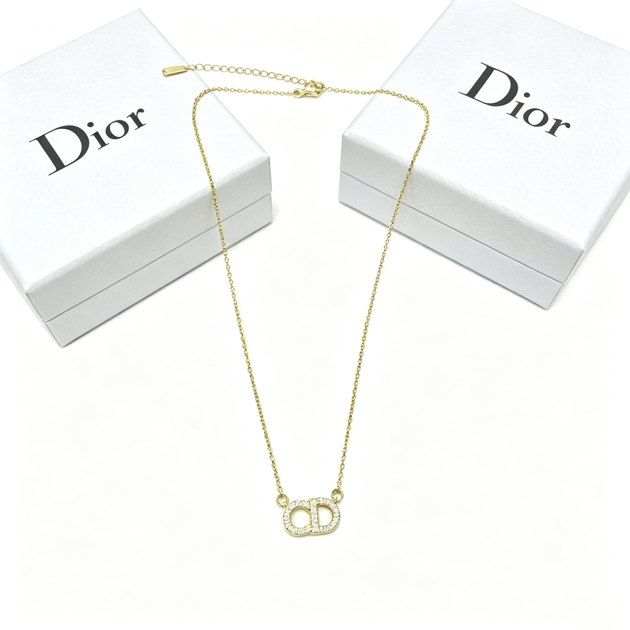 D—Metal Necklace Pendant Style