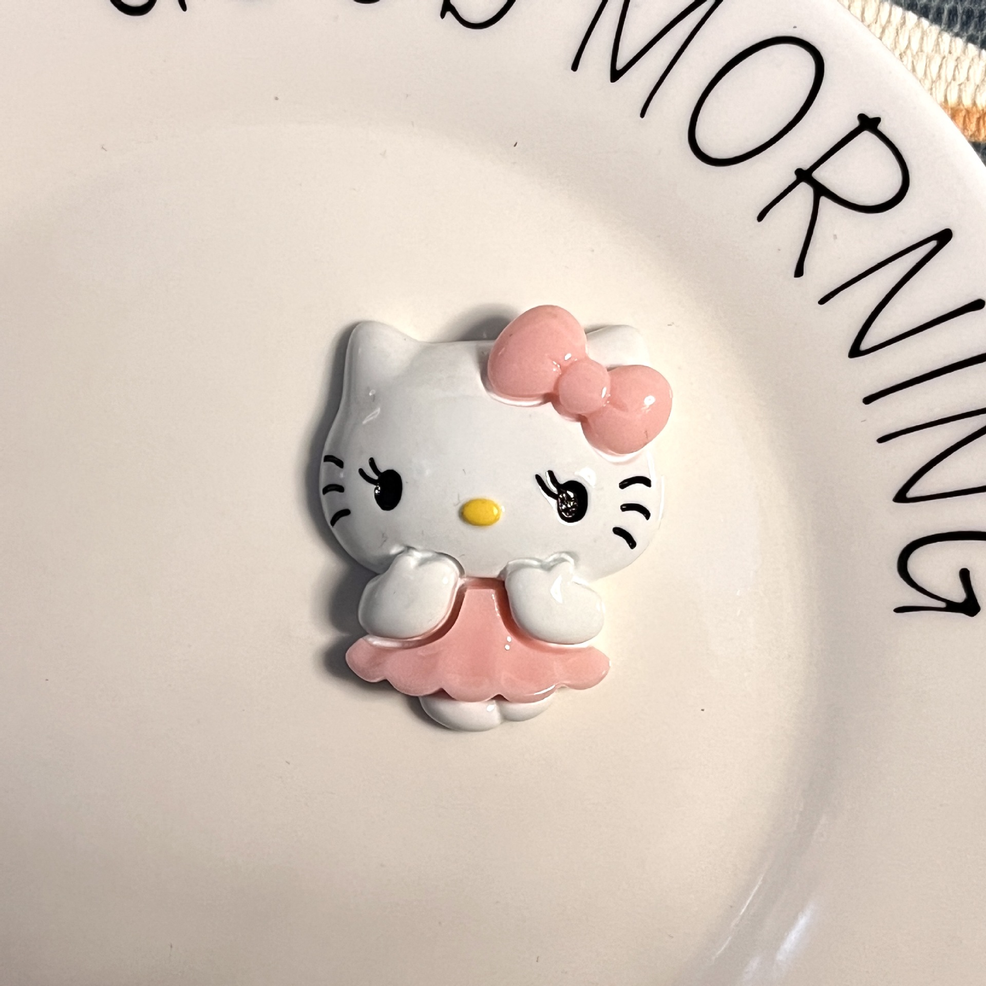 HK with Bow in Resin