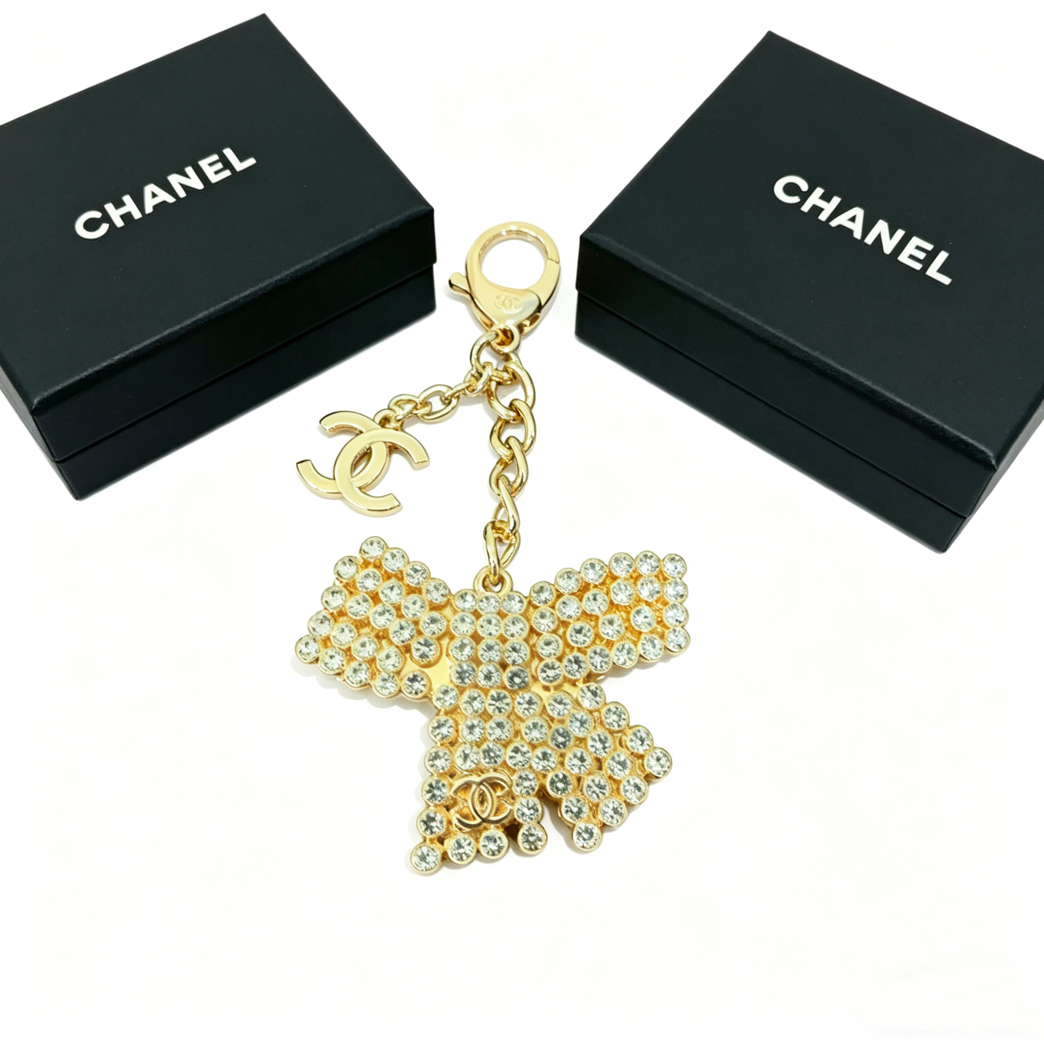 C—Metal Pearl Keychain Bag Charm
