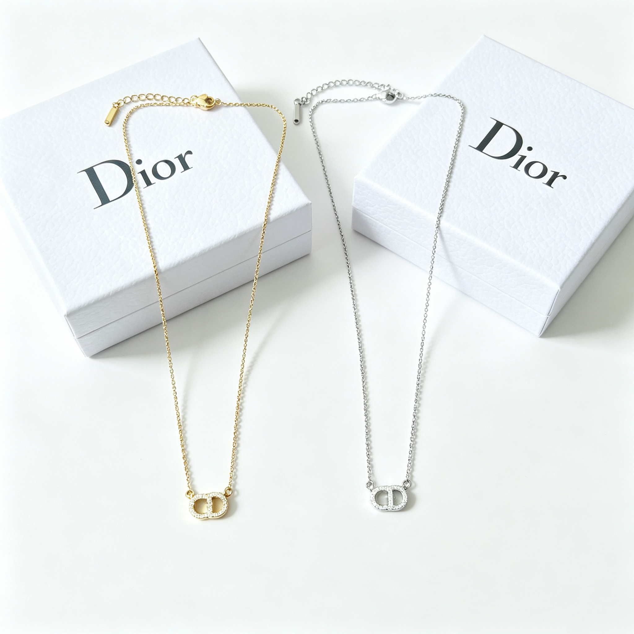 D—Metal Necklace Pendant Style