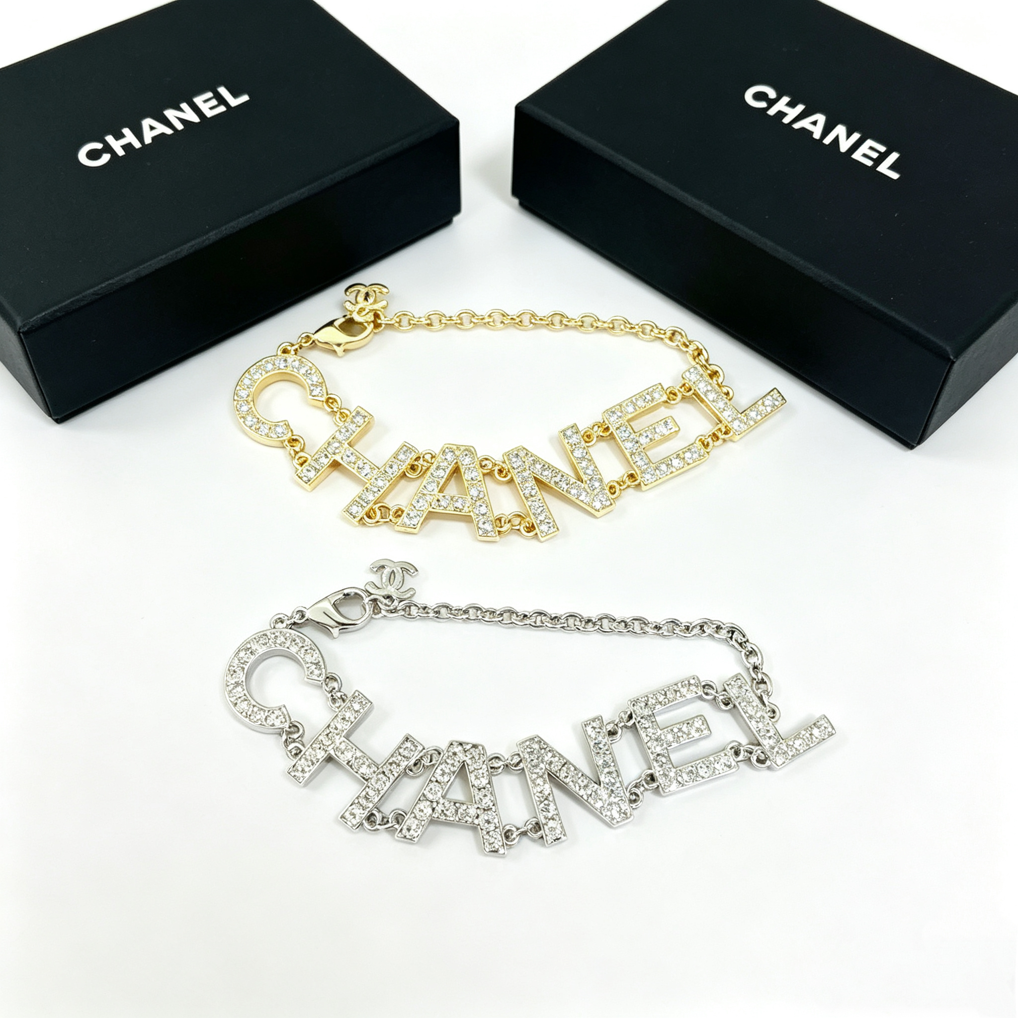 C—Metal Bracelet Pendant with Diamond Inlay3