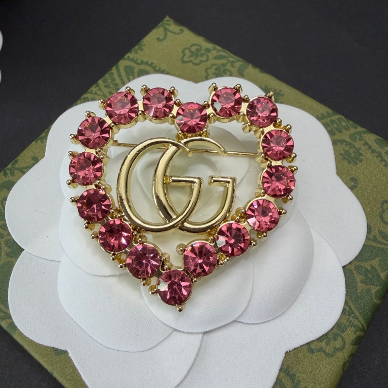 GG-Love Shape Surrounding With Gems 41MM*41MM