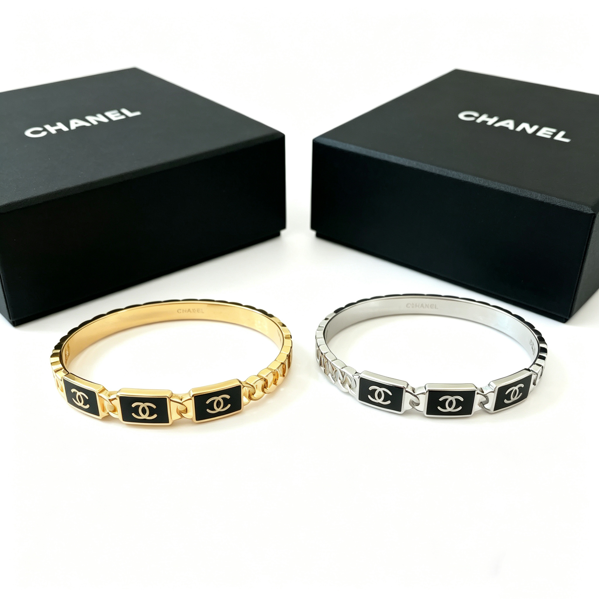C—Hollow-out single-layer metal bangle
