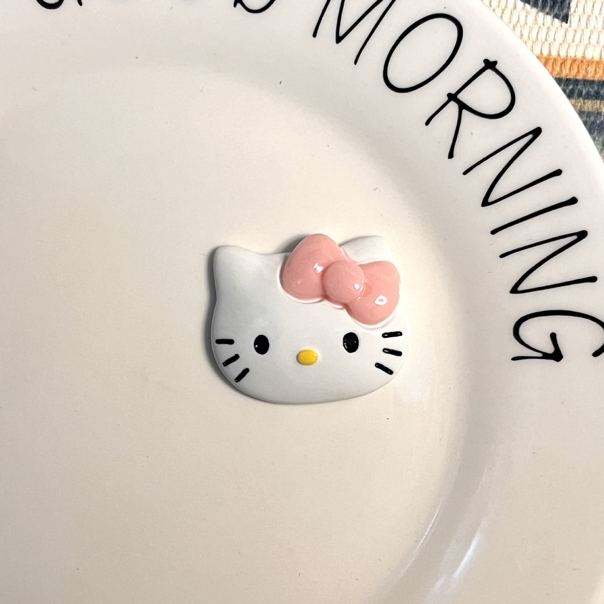 HK with Bow in Resin