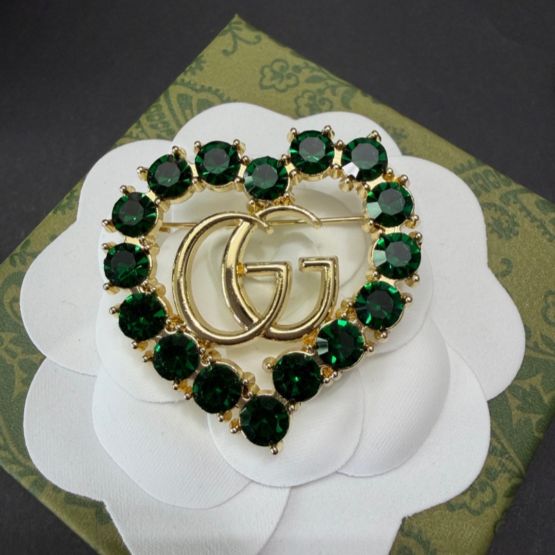 GG-Love Shape Surrounding With Gems 41MM*41MM
