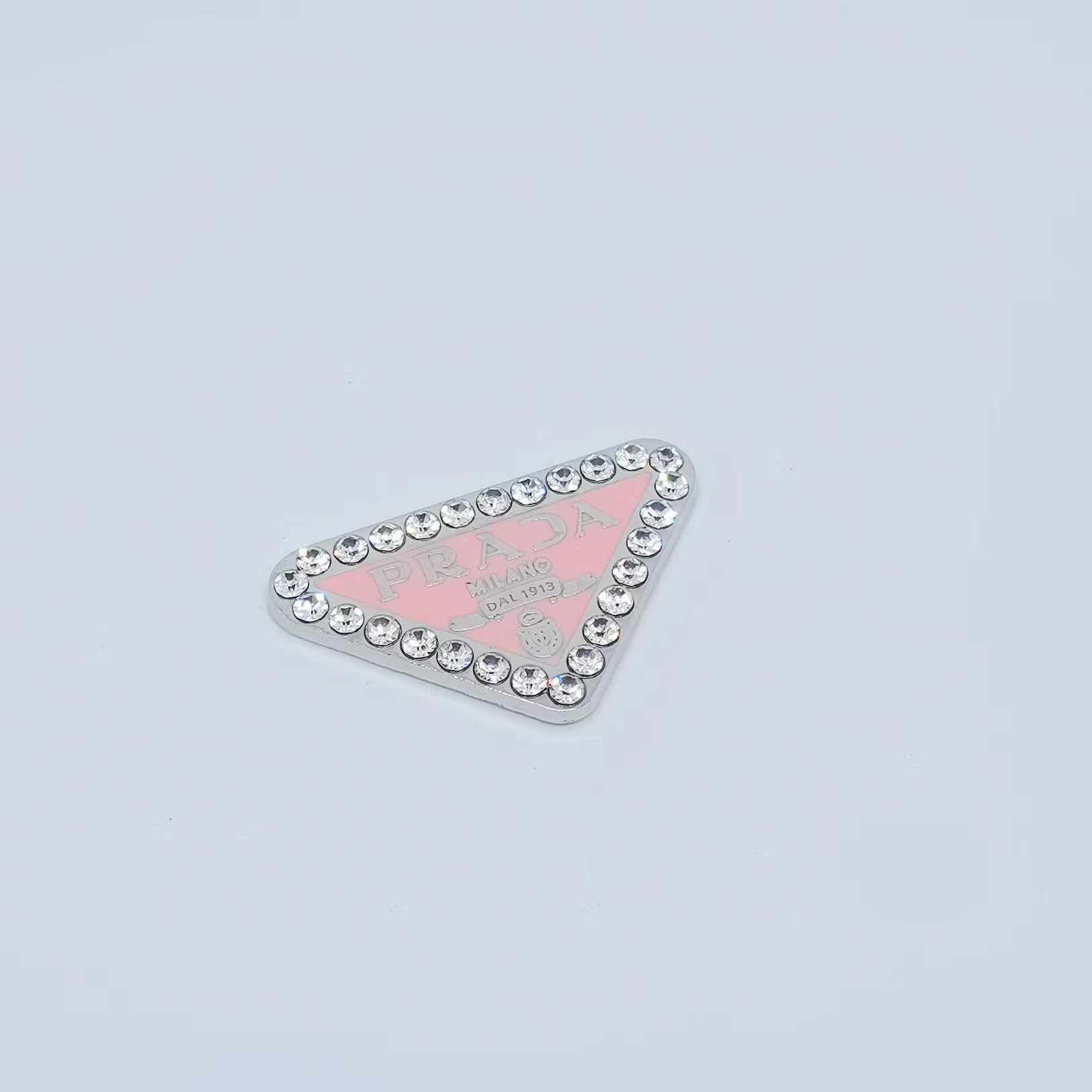 P-Triangular Signage With Diamonds 43MM*27MM