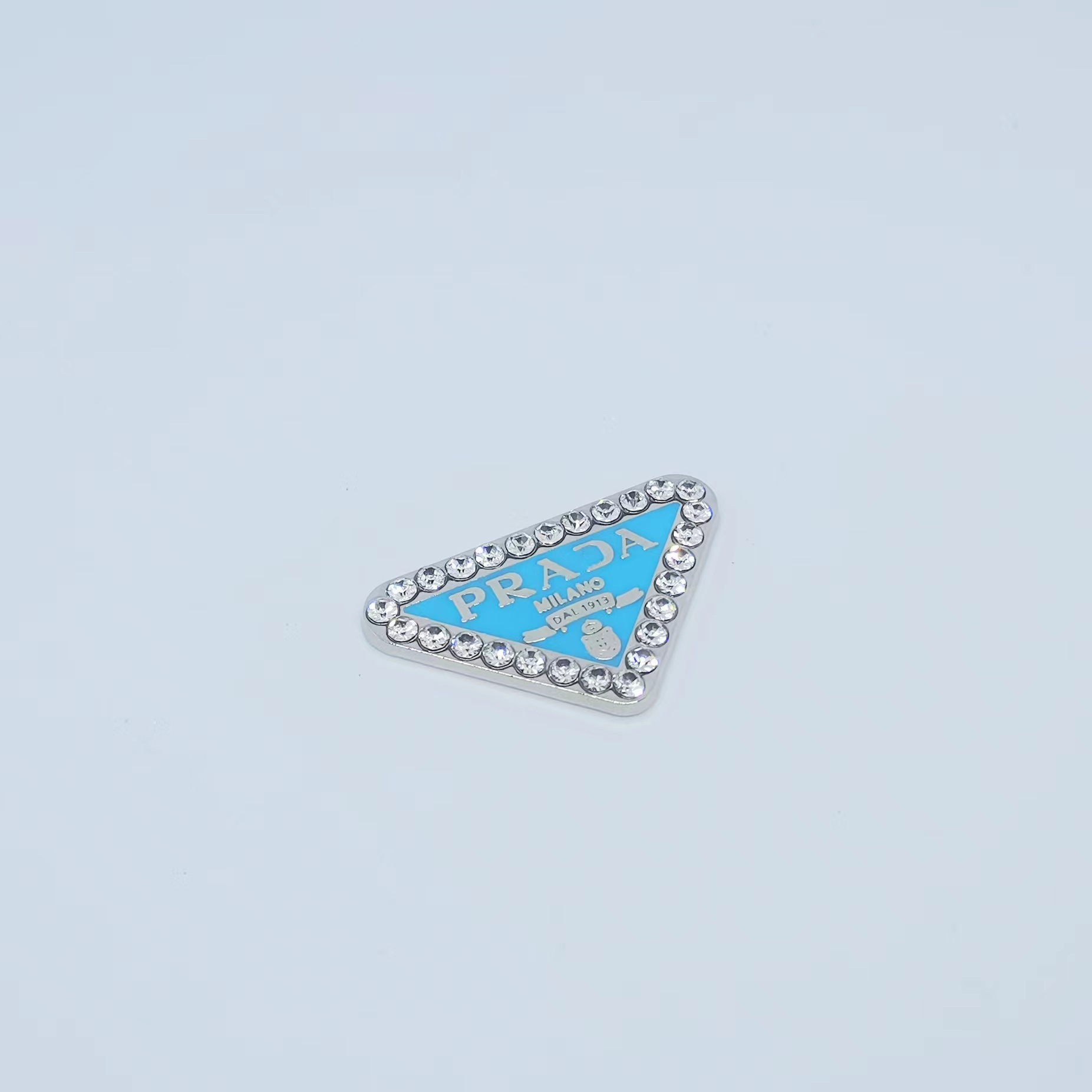 P-Triangular Signage With Diamonds 43MM*27MM
