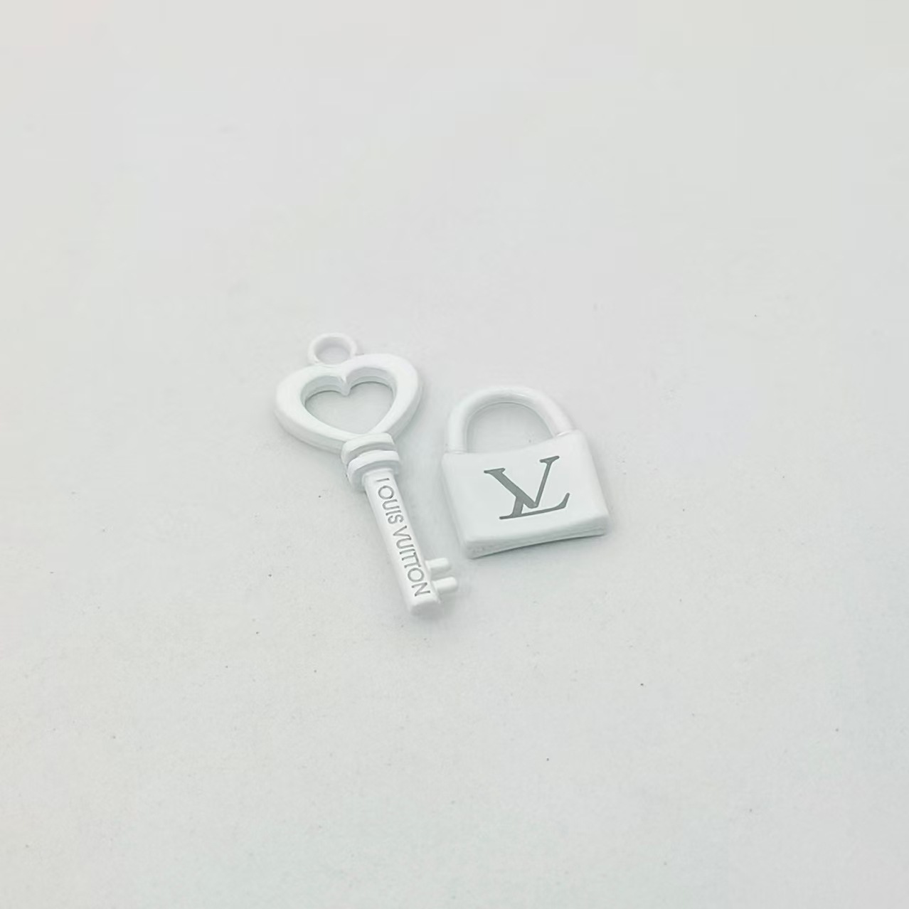 A Set Of Keys And Locks  32MM*13MM