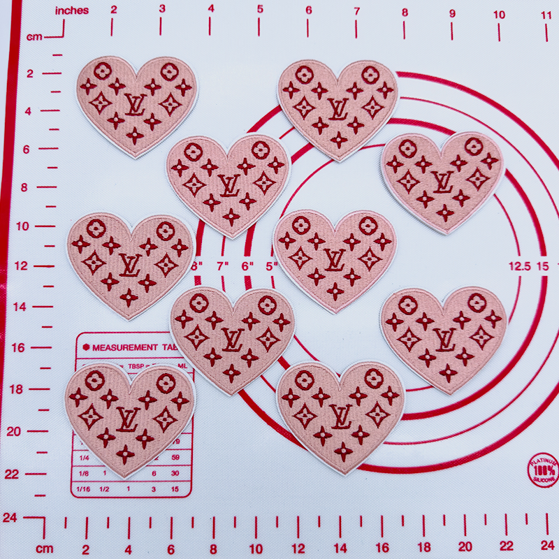 Mid(Iron-on) L- Light Pink Love Shape Patches
