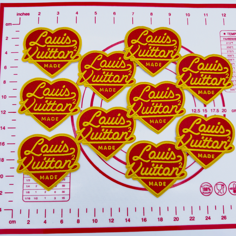 Mid(Iron-on) L- Red Love Shape Patches