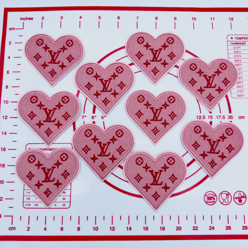 Mid(Iron-on) L- Pink Love Shape Patches