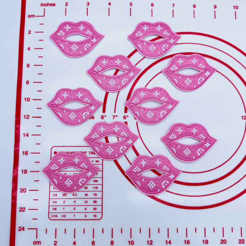 Mid(Iron-on) C- Pink Lip Shape Patches