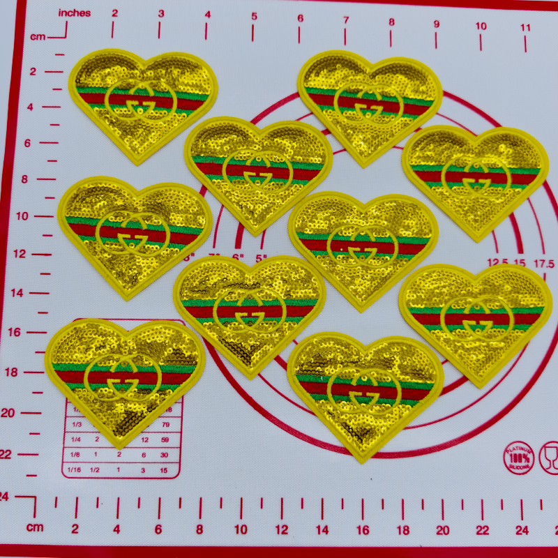 Mid(Iron-on) G-Gold Love Shape Patches