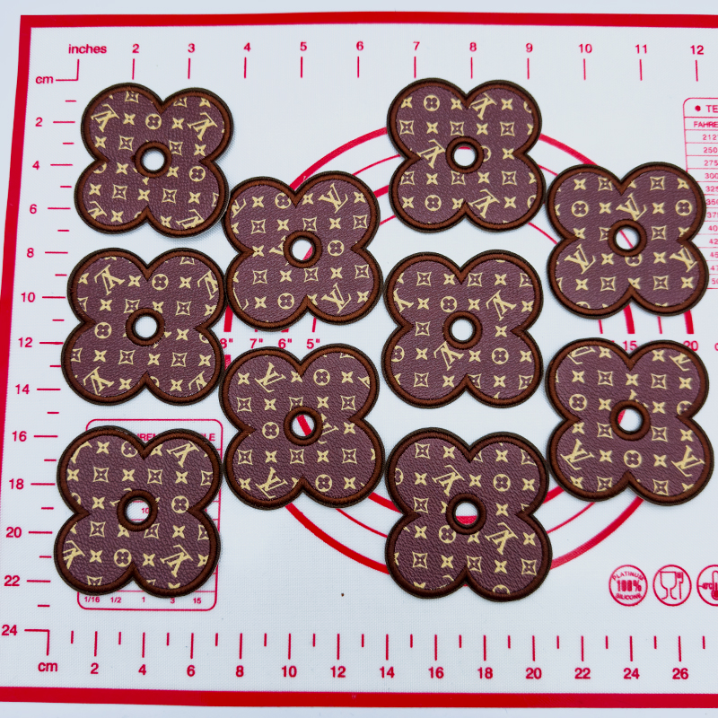 Mid(Iron-on) L- Four-leaf Flower Shape Patches