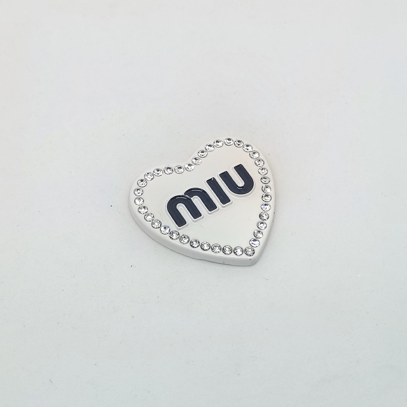 M- Signage With Diamonds 31MM*30MM