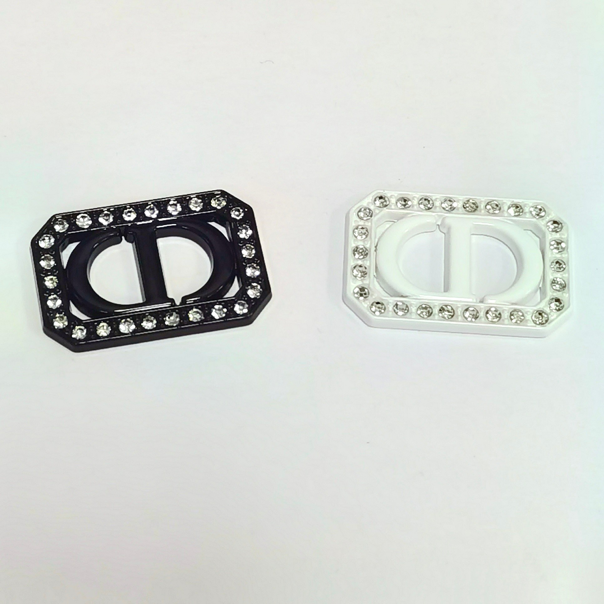 CD-Sign  Square Shape With Diamonds 30MM*20MM
