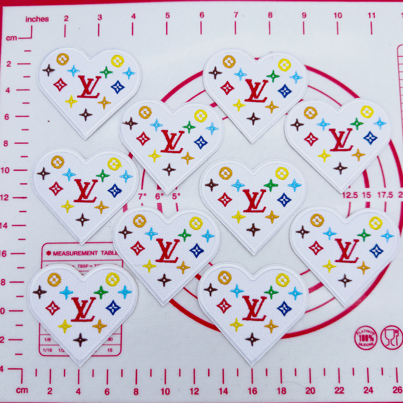 Mid(Iron-on) L-White Love Shape Patches