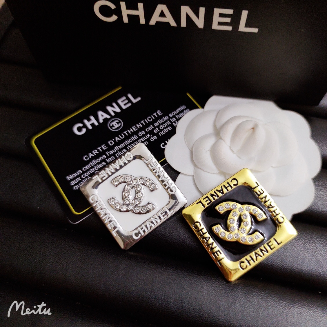 C-Double C Square with letters around it With diamonds 35MM*35MM