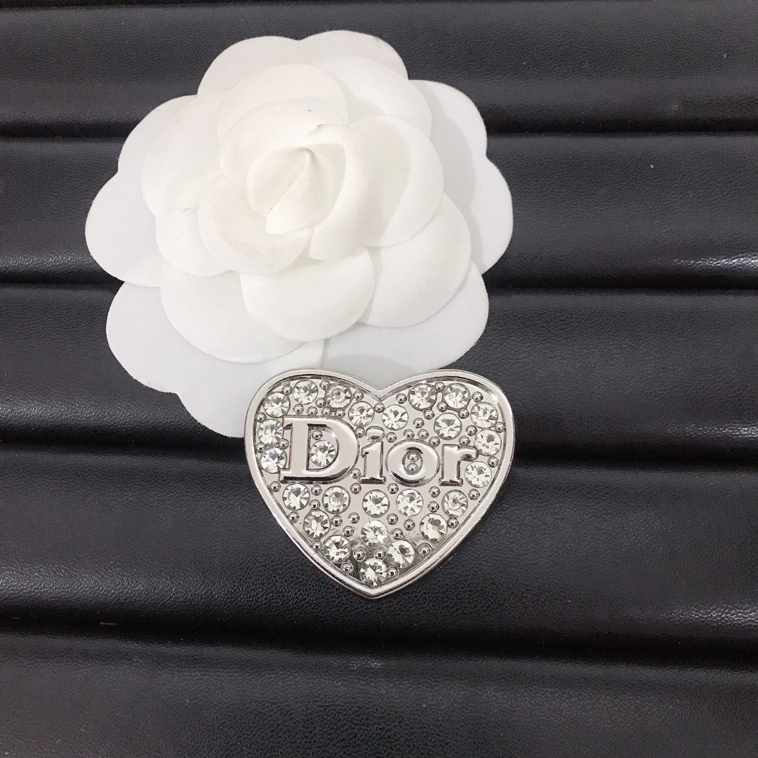 DR-Love Shape With diamonds 40MM*38MM