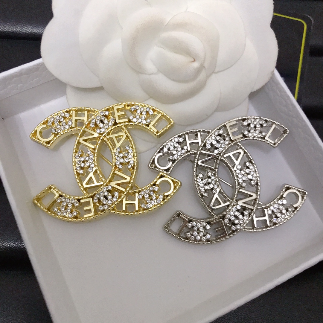 CC- Hollow With Diamonds and letter 50MM*36MM