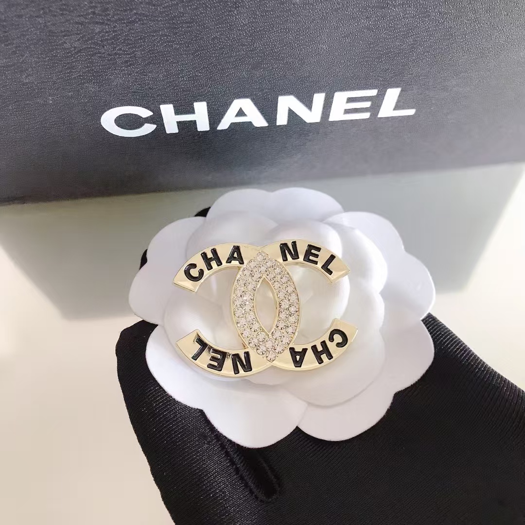 C- Double C With Diamonds And Letter 40MM*30MM