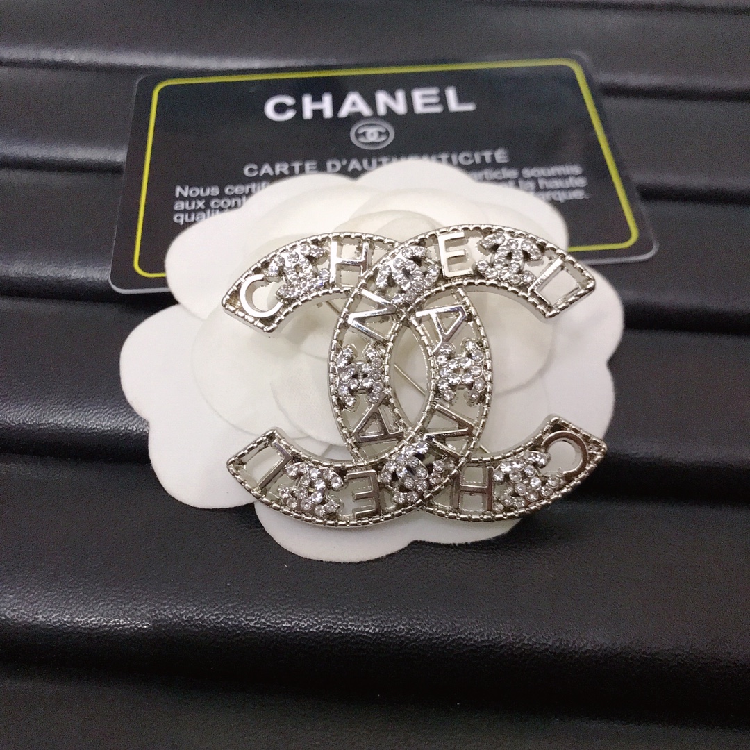 CC- Hollow With Diamonds and letter 50MM*36MM