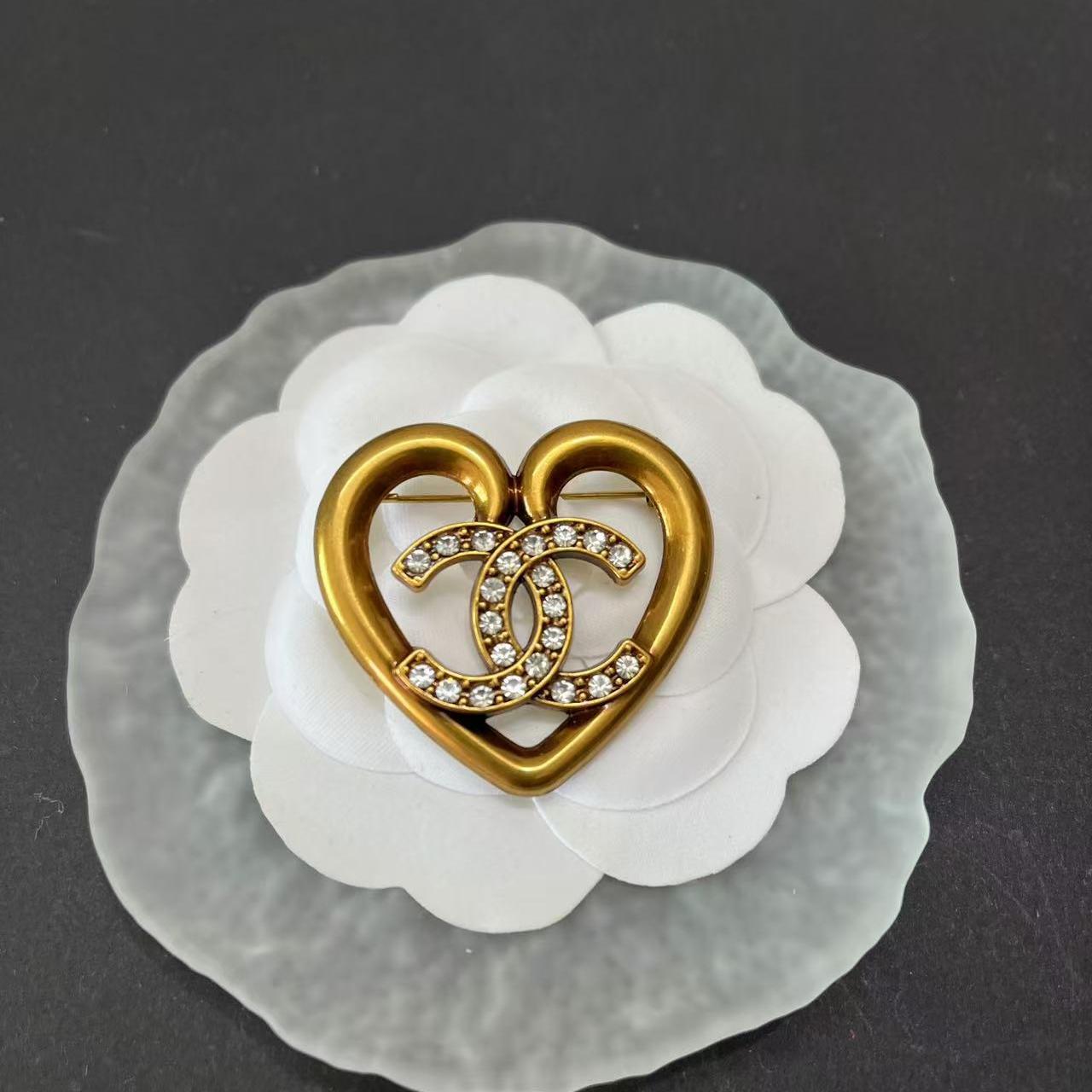 CC-Love Shape With diamond 40MM*40MM