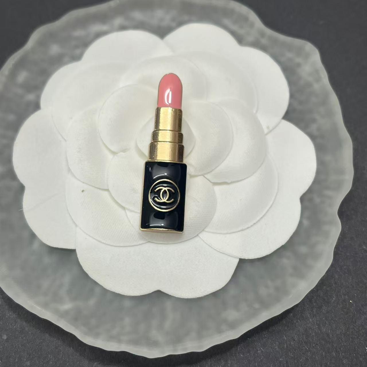 CC-Lipstick shape flat-backed 37MM*10MM