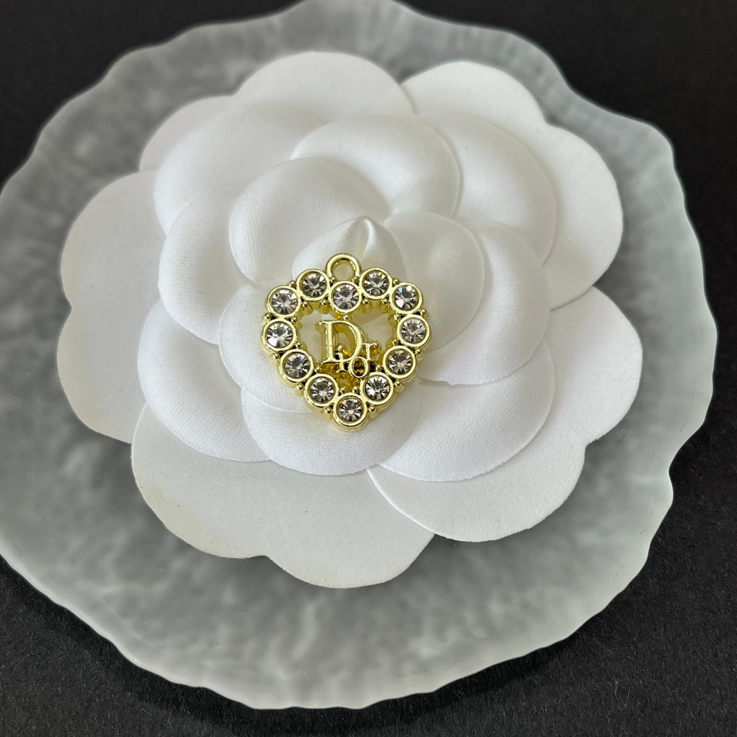 D-Heart-shaped with ring at top 21MM*20MM