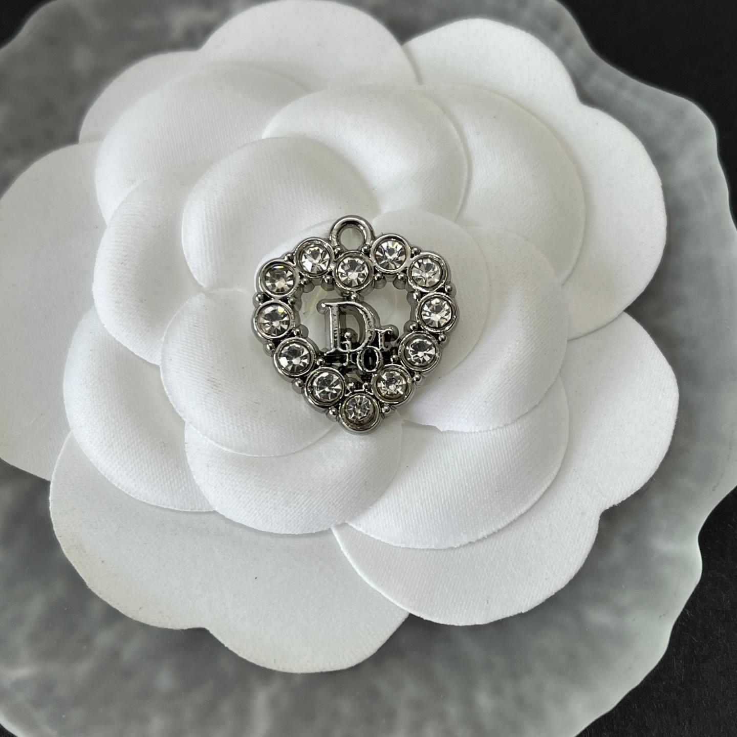 D-Heart-shaped with ring at top 21MM*20MM