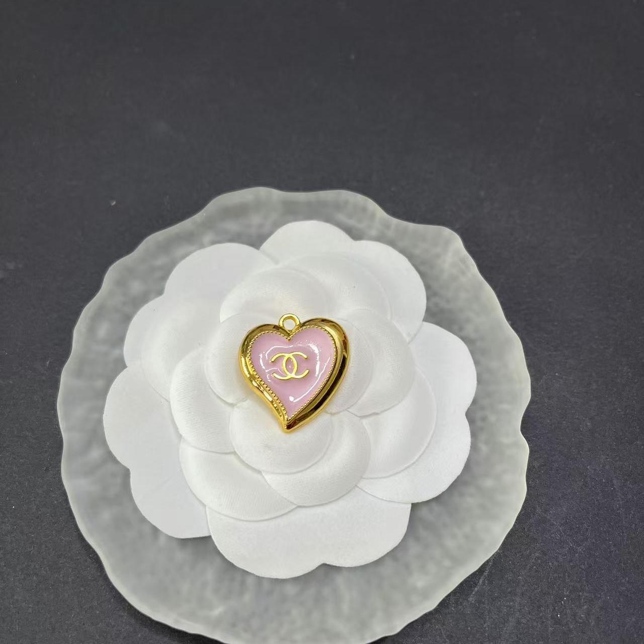 CC-Love Shape Metal Signage  21MM*23MM