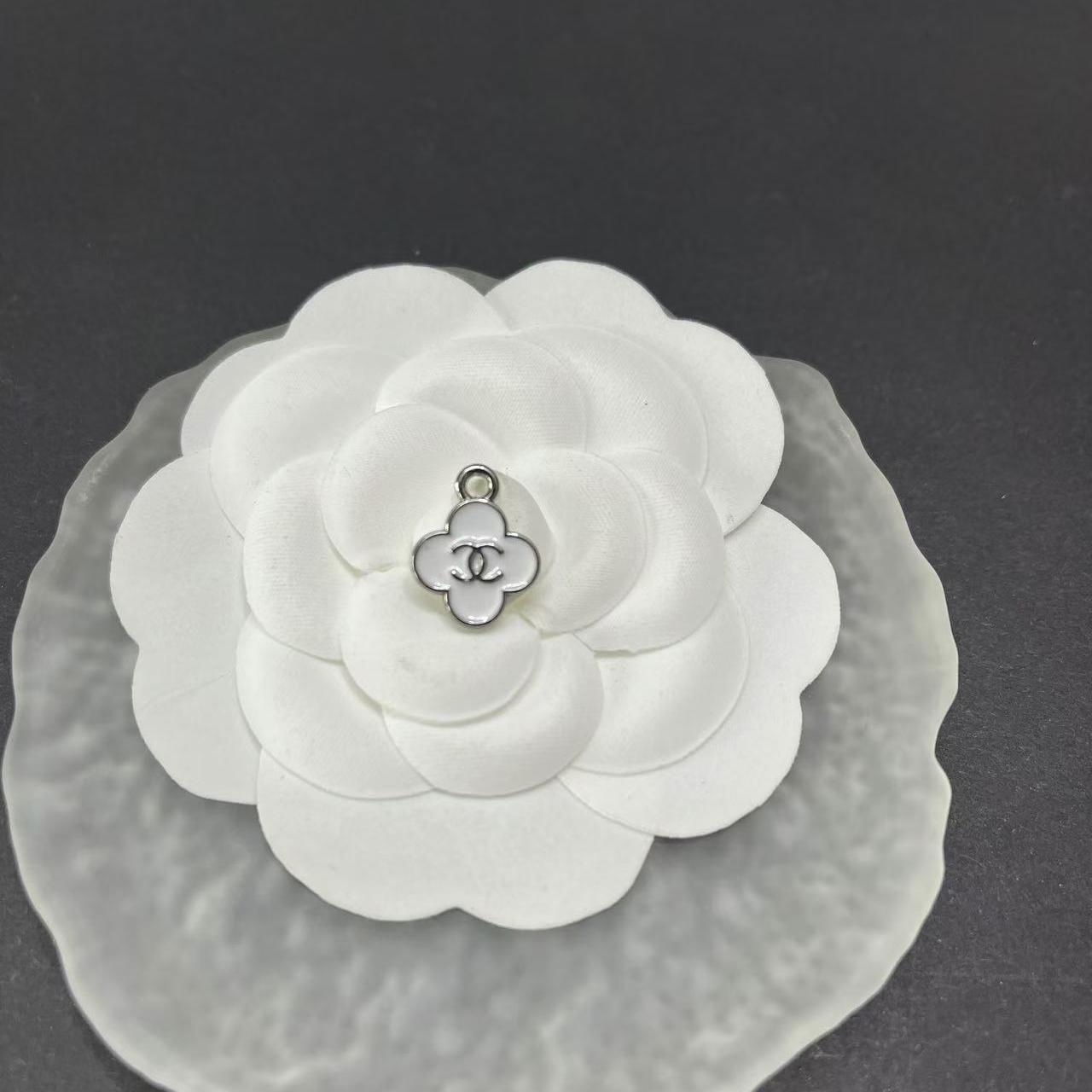 CC-Flower shape Metal Signage 16MM*13MM