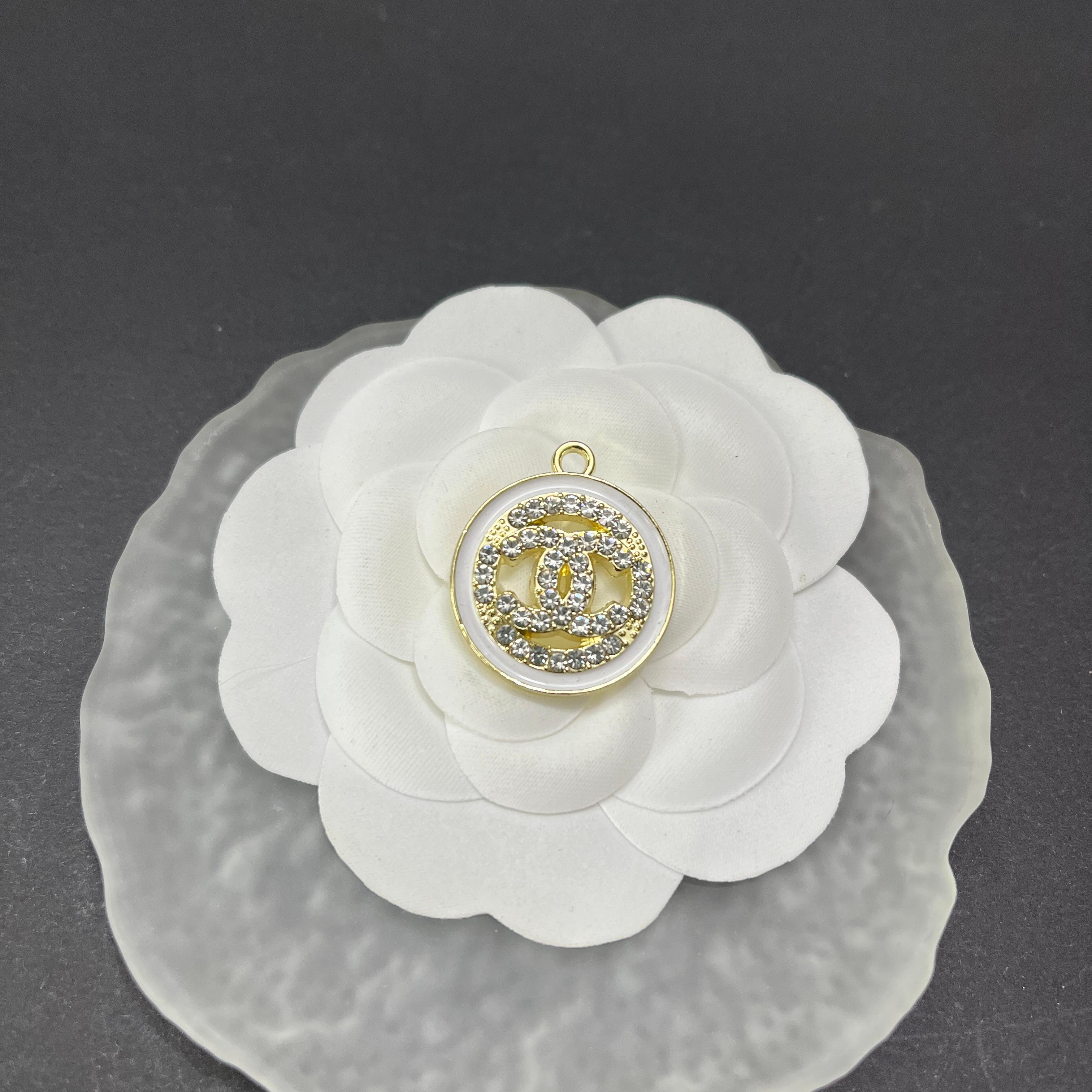 CC-Love Shape Hollow With Diamond 26MM*23MM