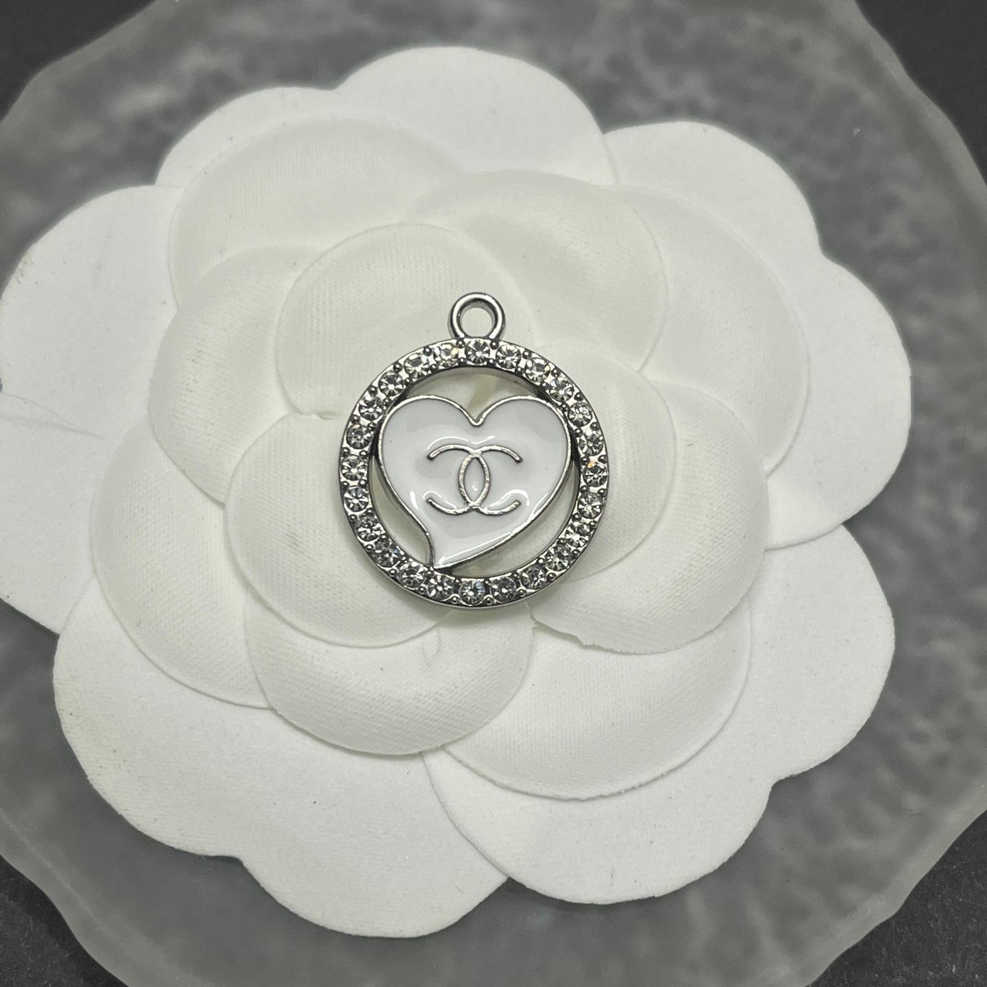 CC-Love Shape Hollow With Diamond 23MM*20MM