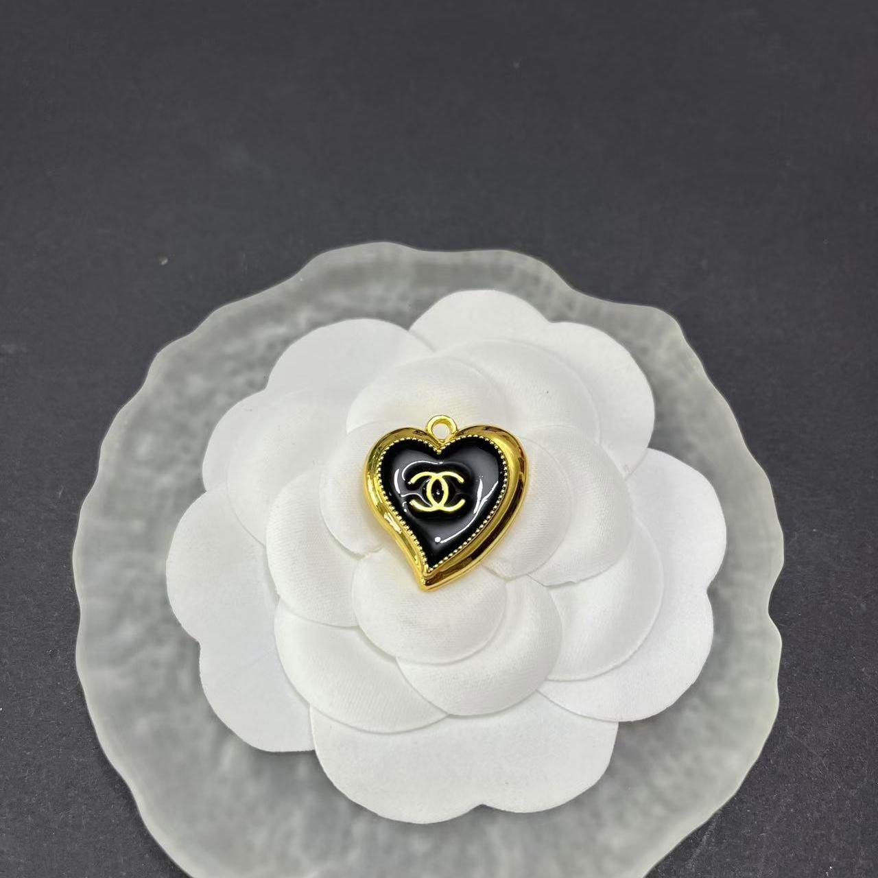 CC-Love Shape Metal Signage  21MM*23MM