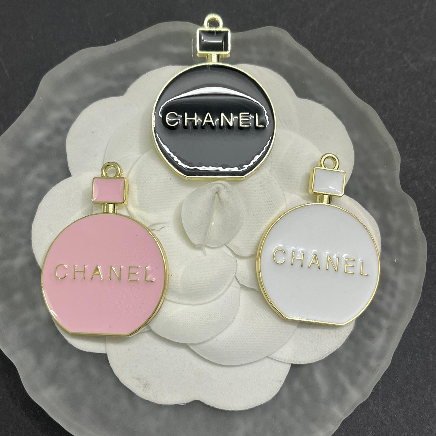CC Perfume Bottle Shape with Gold Trim 35MM*25MM
