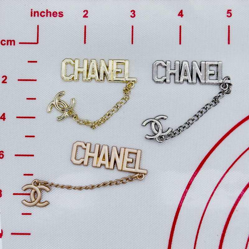 CC-Metal Signage with chain