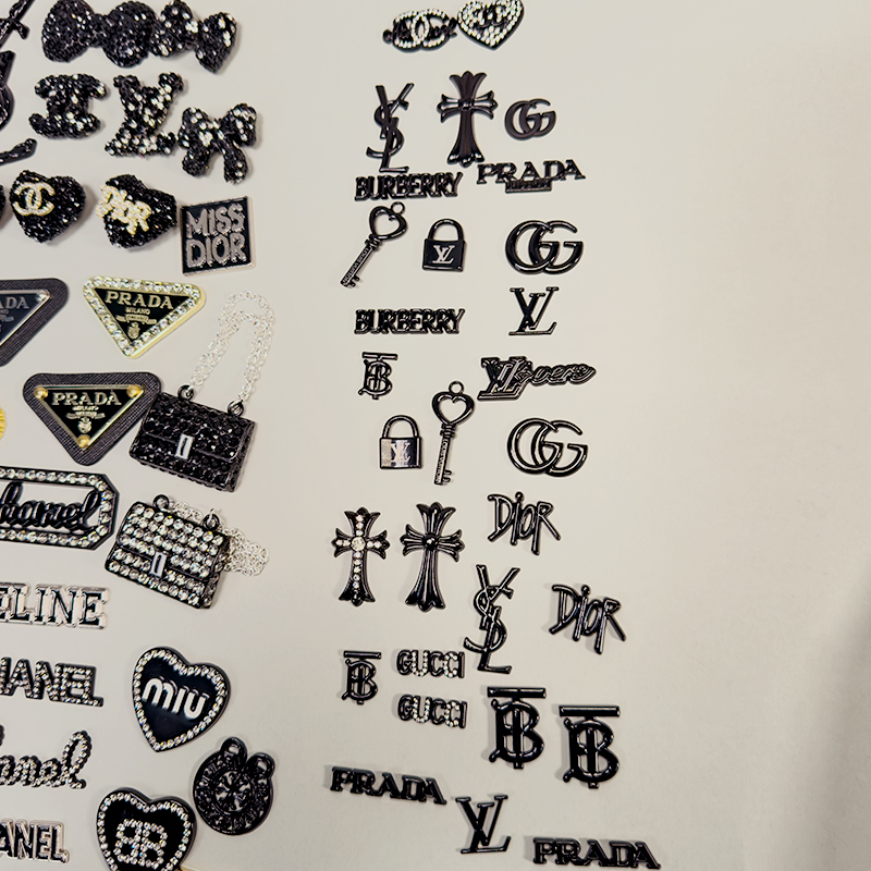 50-100PCS MIX BLACK LUX CHARMS