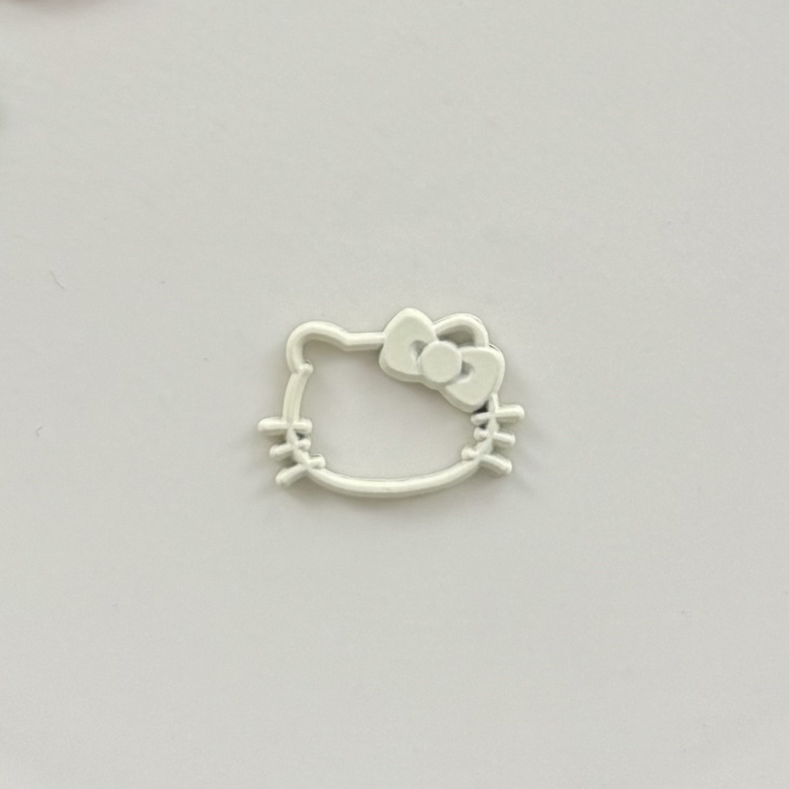 HK-Cute hollow cat head 20MM*15MM