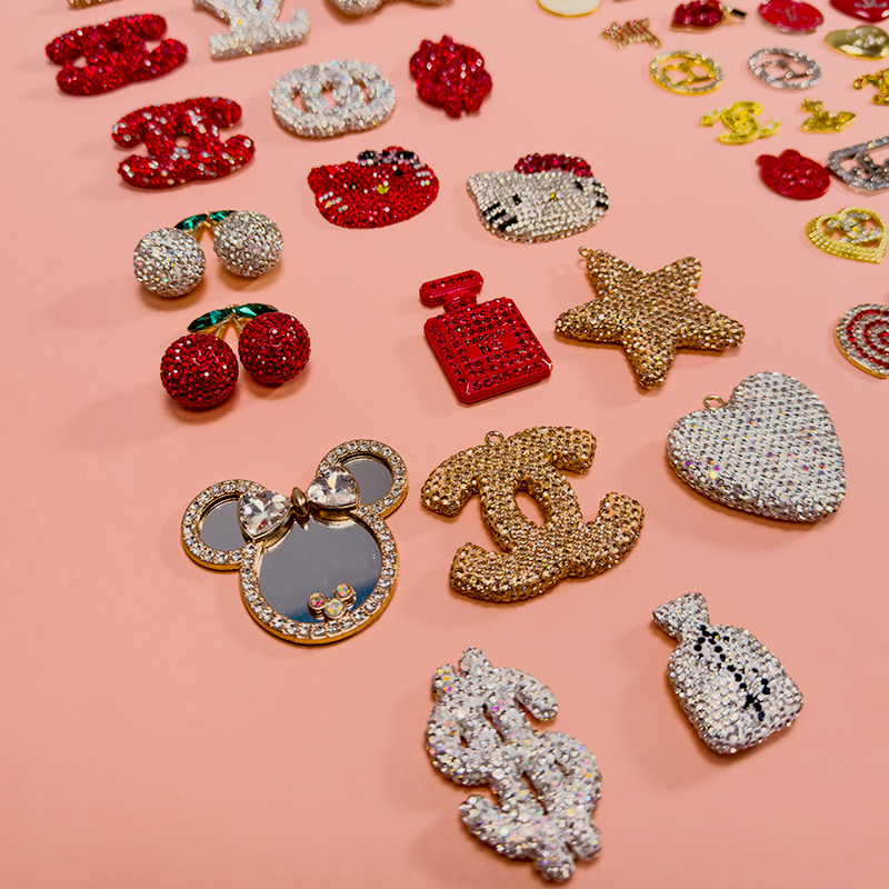 50-100PCS MIX Red-Gold-Silver LUX CHARMS