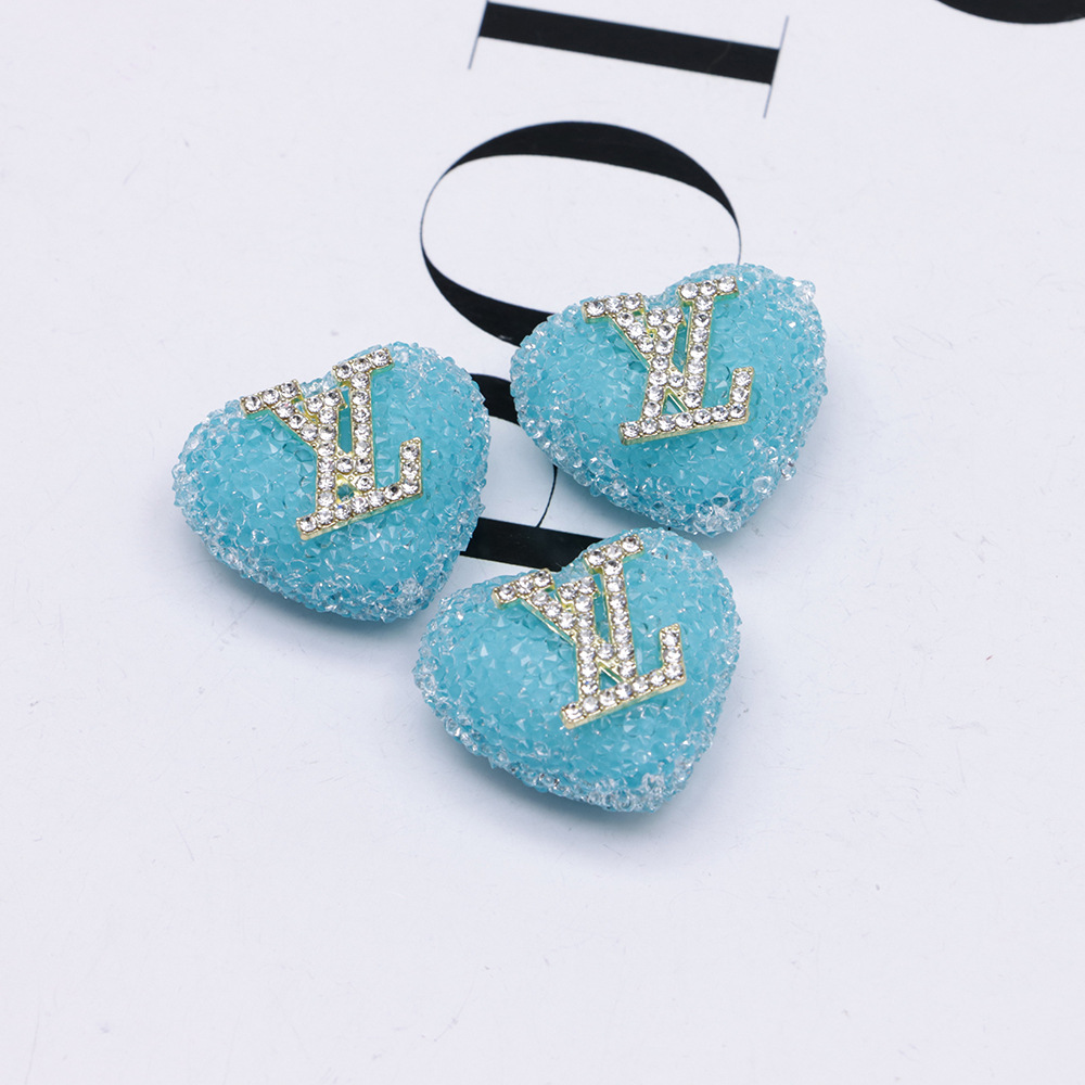 Love Shape Signage With Diamonds lv 21MM*22MM