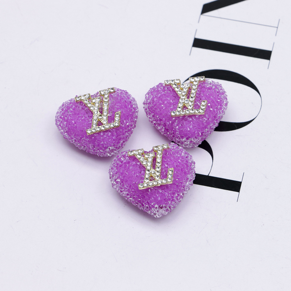 Love Shape Signage With Diamonds lv 21MM*22MM