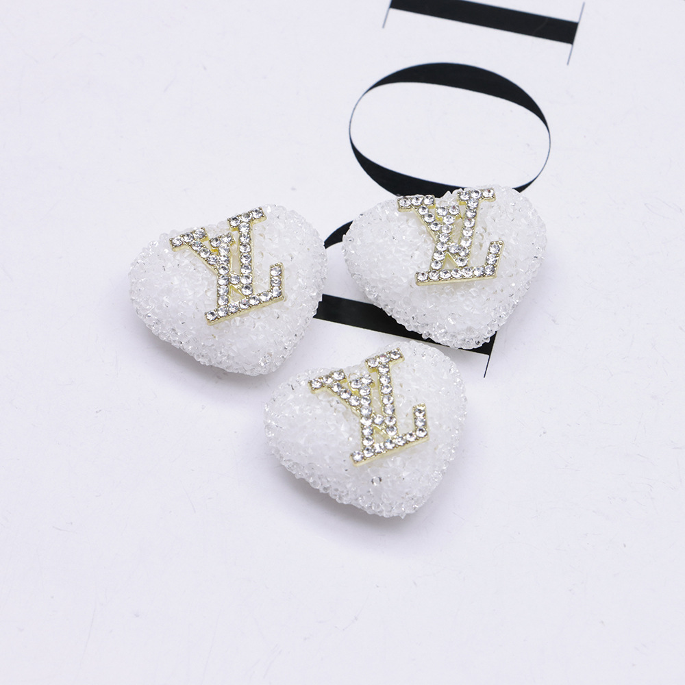 Love Shape Signage With Diamonds lv 21MM*22MM