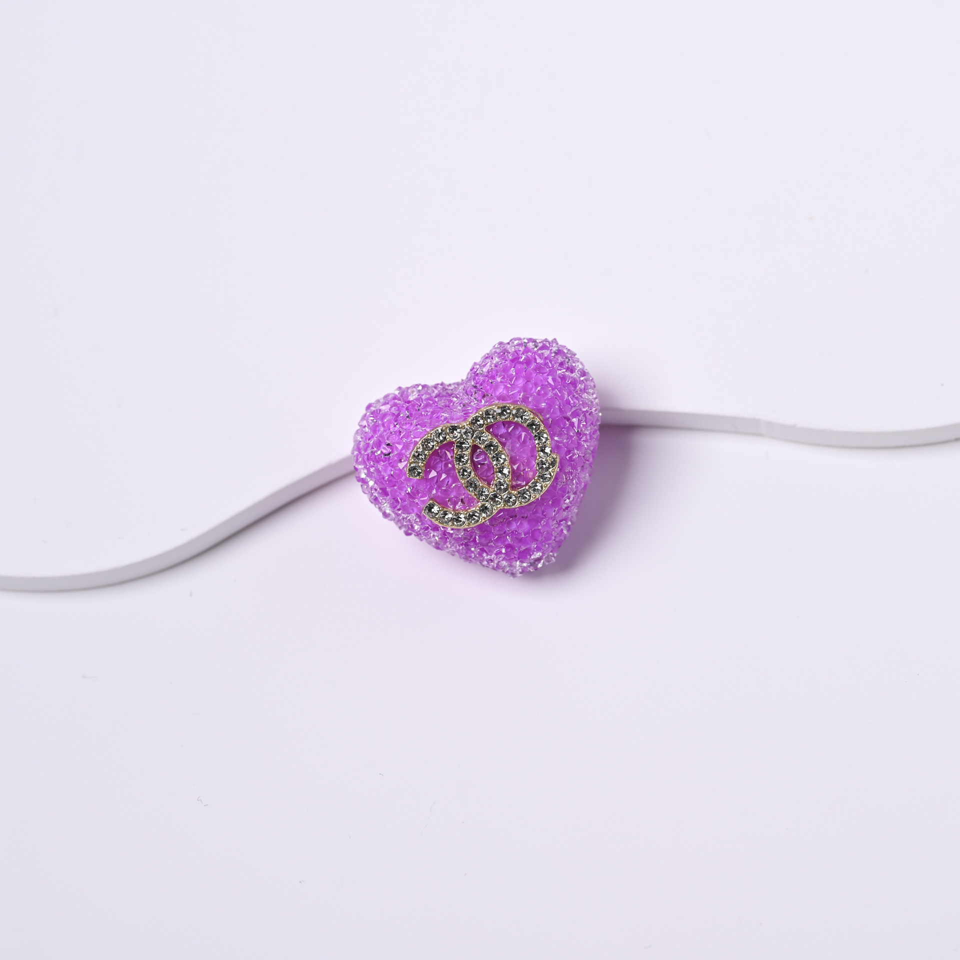 Love Shape Signage  With Diamonds cc 21MM*22MM